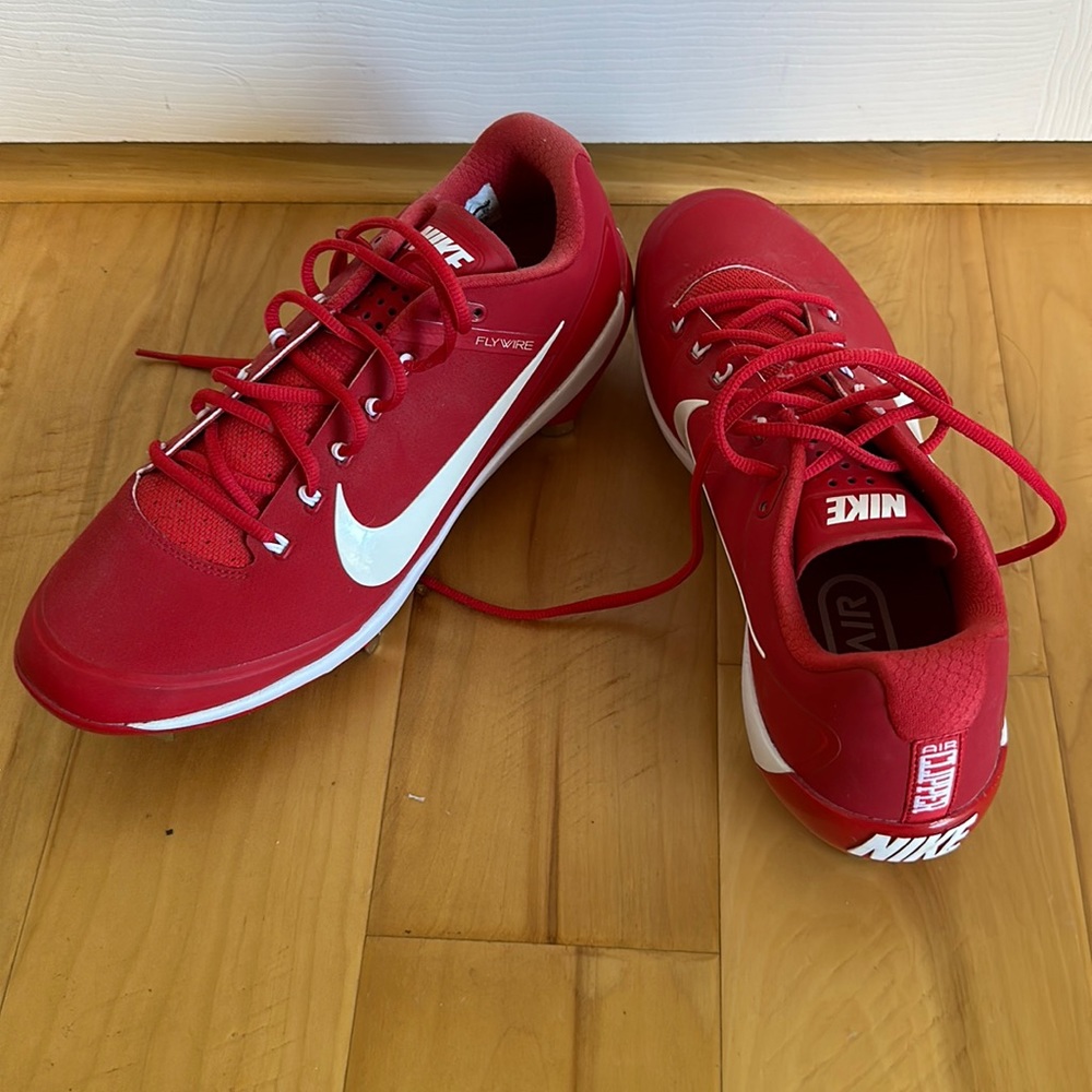 New Nike air football cleats (men’s 11)
